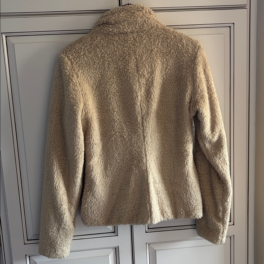 Patagonia Cream Sherpa Fleece Jacket - Picture 13 of 13